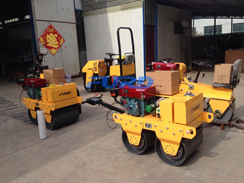 福瑞得壓路機座駕壓路機、手扶壓路機準(zhǔn)備發(fā)貨